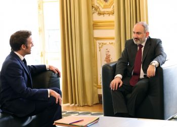 Մակրոնն ու Փաշինյանը քննարկել են ԼՂ շուրջ իրավիճակը, միջազգային գործընթացները